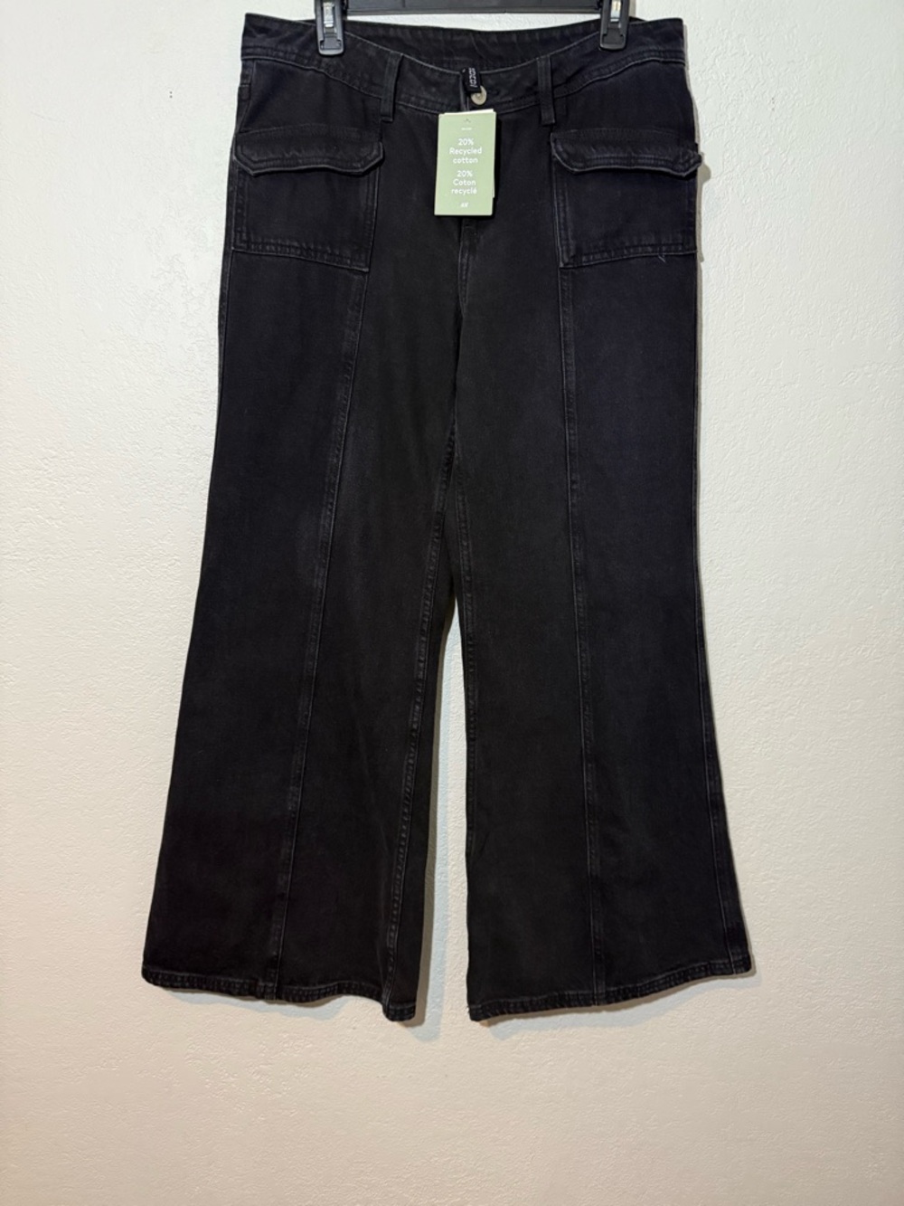 NWT- H&M DIVIDED - Black Wide Leg Flare Jeans W/Front Pocket Detail Size 10